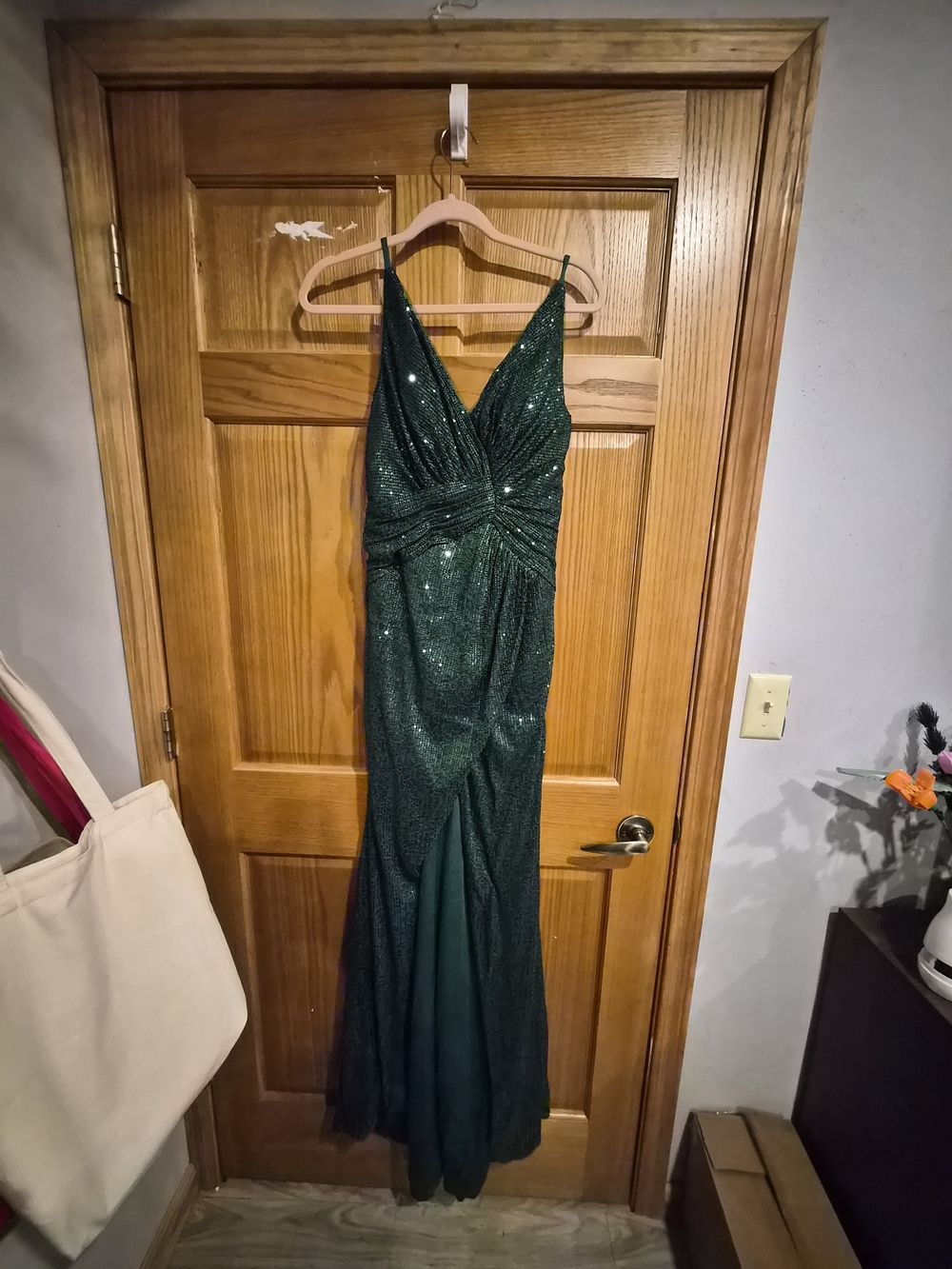 Elegant Deep Green Sequin Evening Gown with V-Neck